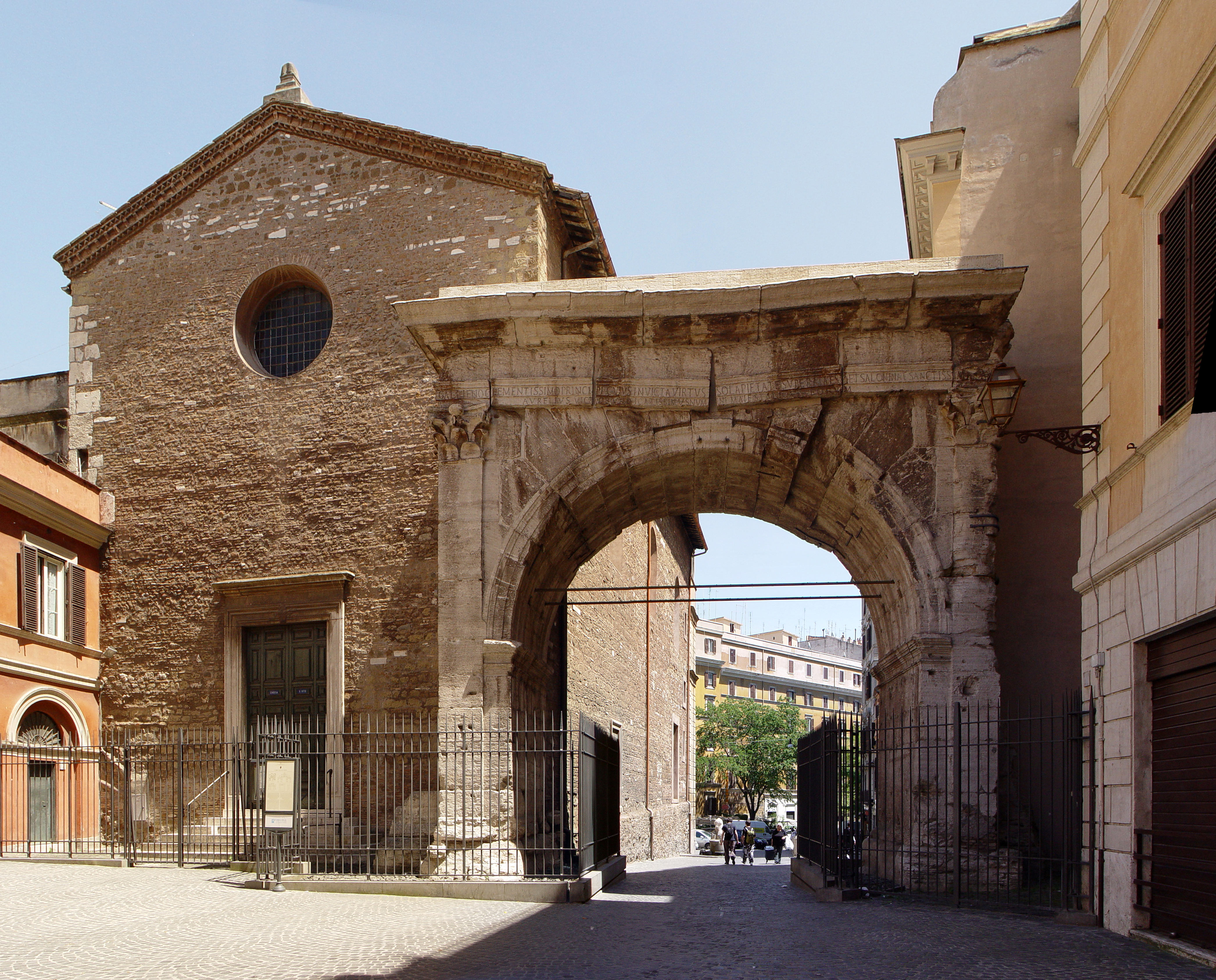 Imagini pentru Porta Esquilina