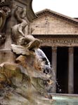 Fontana della rotonda - particolare: uno dei 4 delfini del gruppo monumentale da cui sgorga l'acqua