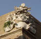 stemma papale monumentale di Paolo III - bastione del Sangallo