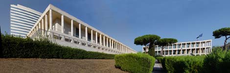 palazzo mostra autarchia e corporativismo ed edifici delle forze armate; vista di due dei tre corpi di fabbrica
